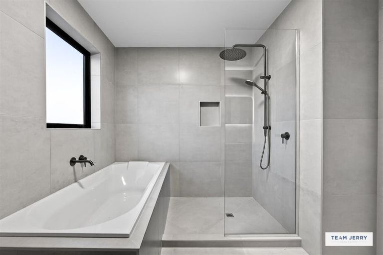 Photo of property in 27 Jandell Crescent, Bucklands Beach, Auckland, 2014