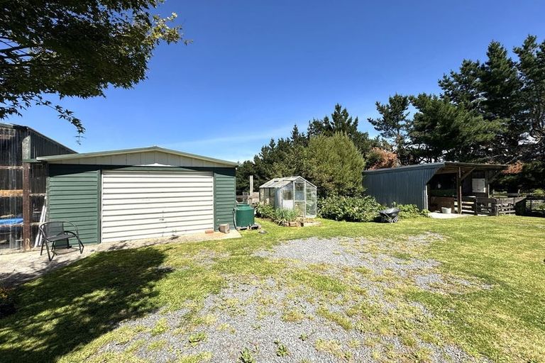 Photo of property in 86 Totara Island Road, Clifton, Balclutha, 9273