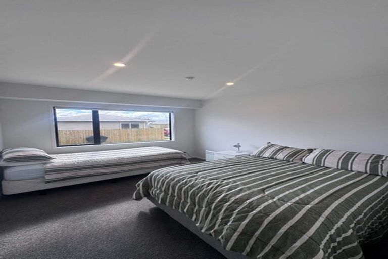Photo of property in 8a Holden Avenue, Holdens Bay, Rotorua, 3010