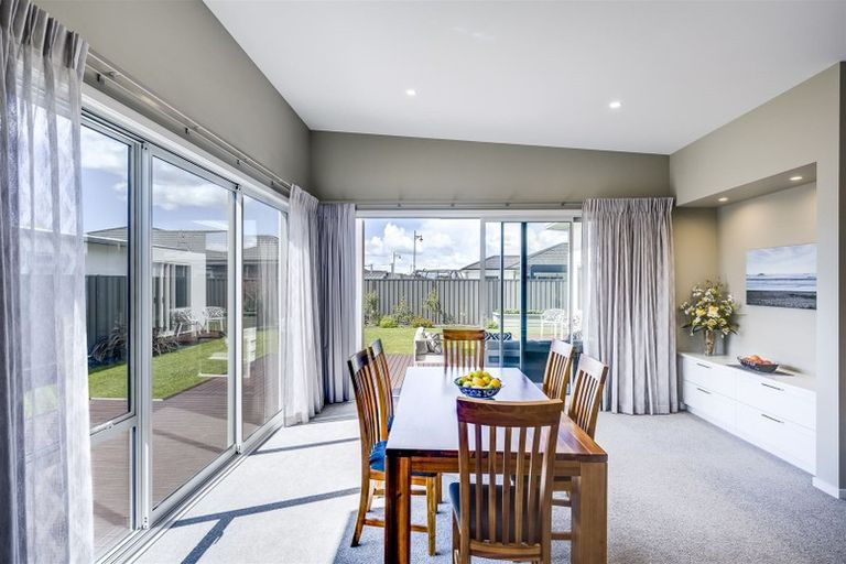 Photo of property in 88 Orotu Drive, Poraiti, Napier, 4112