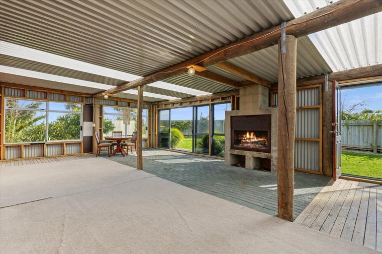 Photo of property in 564a Pukehina Parade, Pukehina, Te Puke, 3189