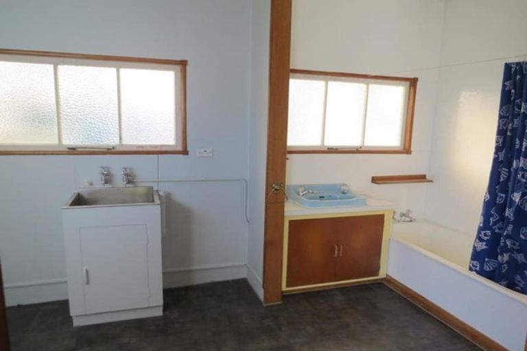 Photo of property in 6 Raniera Street, Glen Avon, New Plymouth, 4312