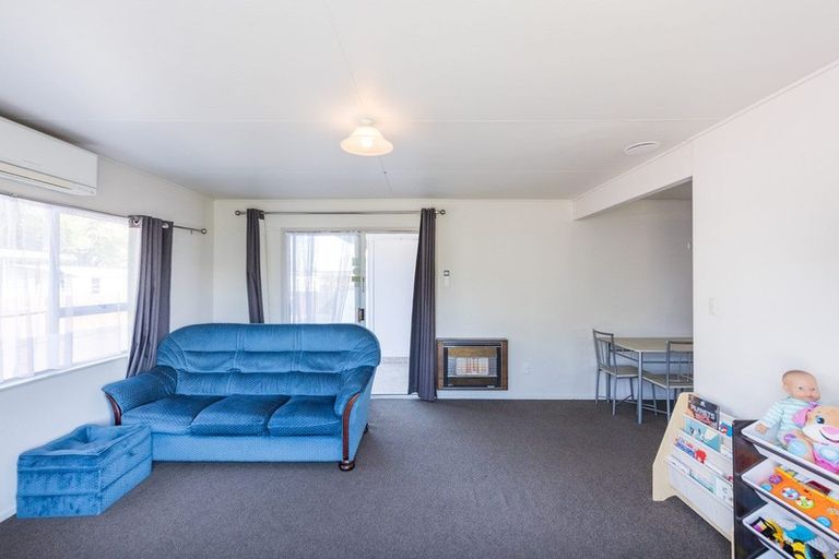 Photo of property in 6a Purdie Place, Milson, Palmerston North, 4414