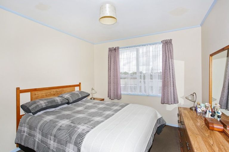 Photo of property in 10 Blackgate Place, Weymouth, Auckland, 2103