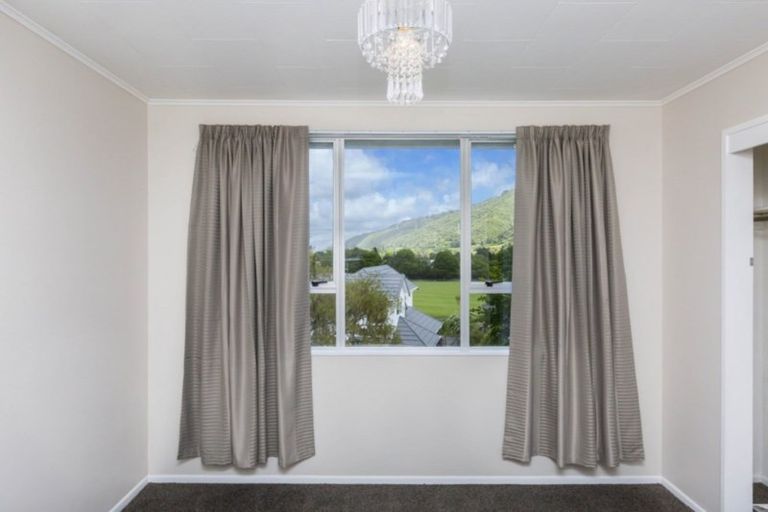 Photo of property in 35b Roband Crescent, Brown Owl, Upper Hutt, 5018
