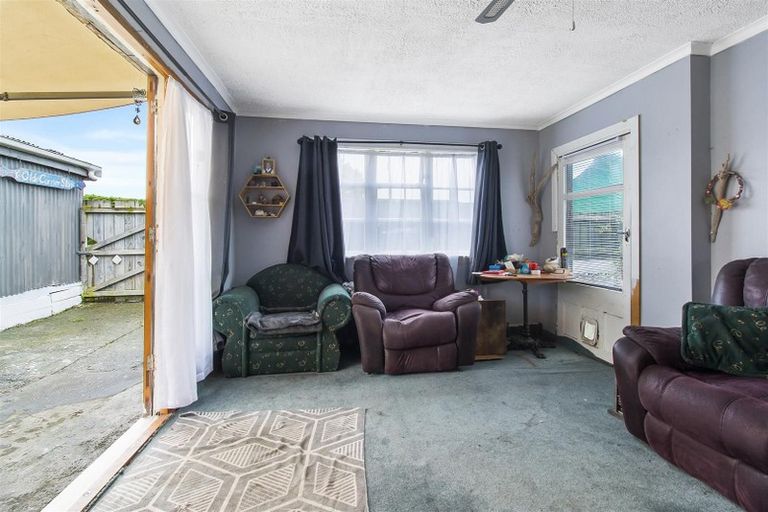 Photo of property in 12 Rhodes Street, Waimate, 7924