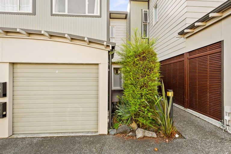 Photo of property in 1/206 Manuka Road, Bayview, Auckland, 0629