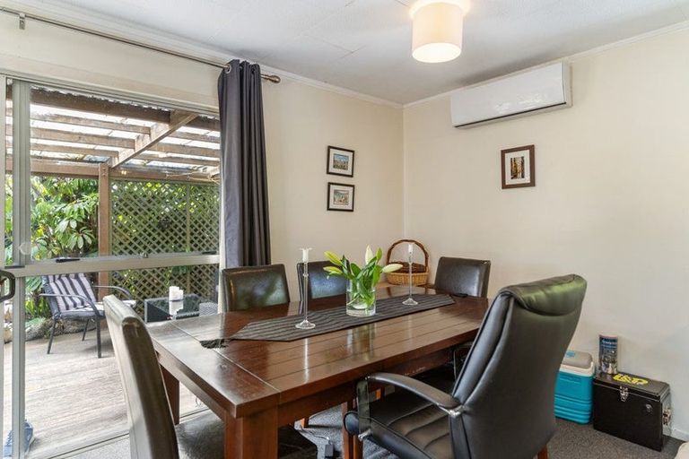Photo of property in 121 Oreil Avenue, West Harbour, Auckland, 0618