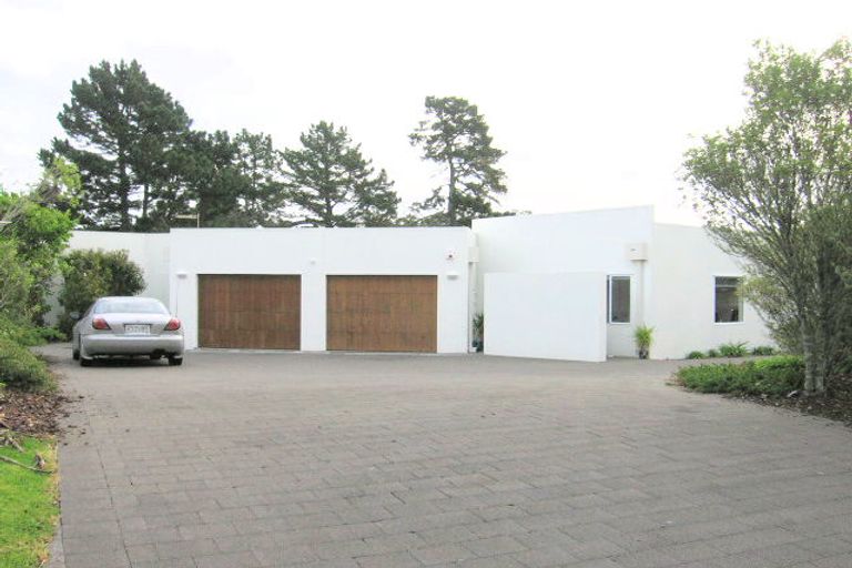 Photo of property in 67 Waipuia Place, Greenhithe, Auckland, 0632