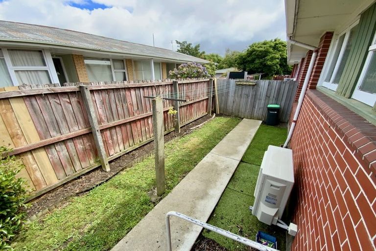 Photo of property in 1/14 Newbridge Place, Ilam, Christchurch, 8041