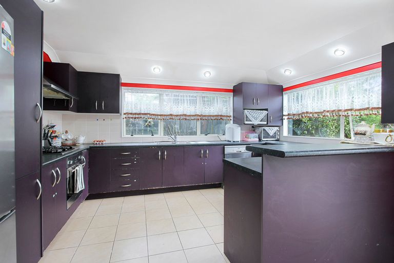 Photo of property in 20a St Leonards Road, Kelston, Auckland, 0602