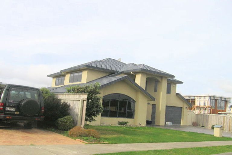 Photo of property in 31 Pendennis Point, Camborne, Porirua, 5026