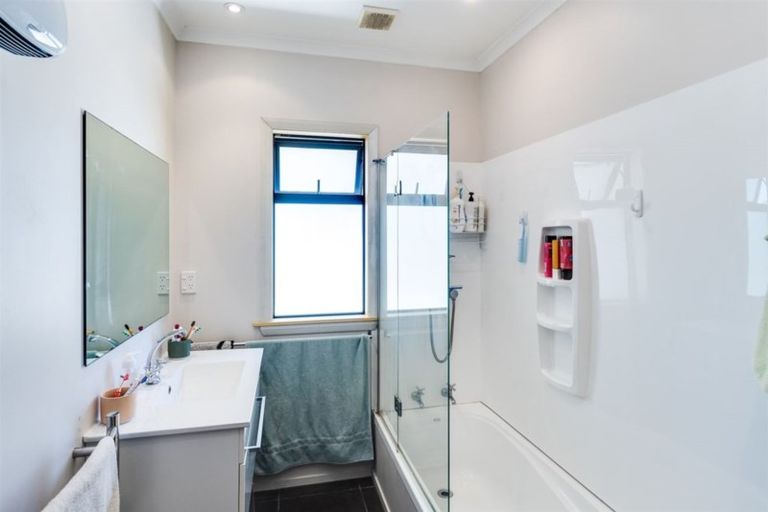 Photo of property in 7 Howard Road, Taradale, Napier, 4112