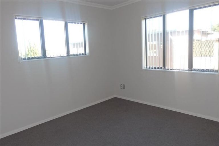 Photo of property in 12b Greers Road, Weymouth, Auckland, 2103