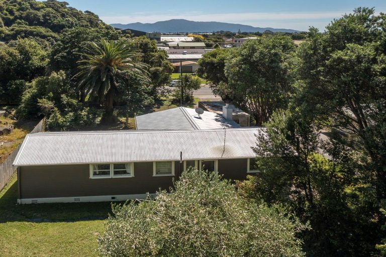 Photo of property in 44 Ruahine Street, Paraparaumu, 5032