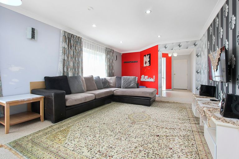 Photo of property in 20a St Leonards Road, Kelston, Auckland, 0602