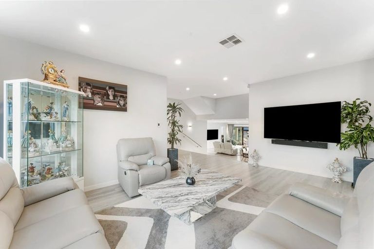 Photo of property in 13 Michael Richard Place, East Tamaki Heights, Auckland, 2016