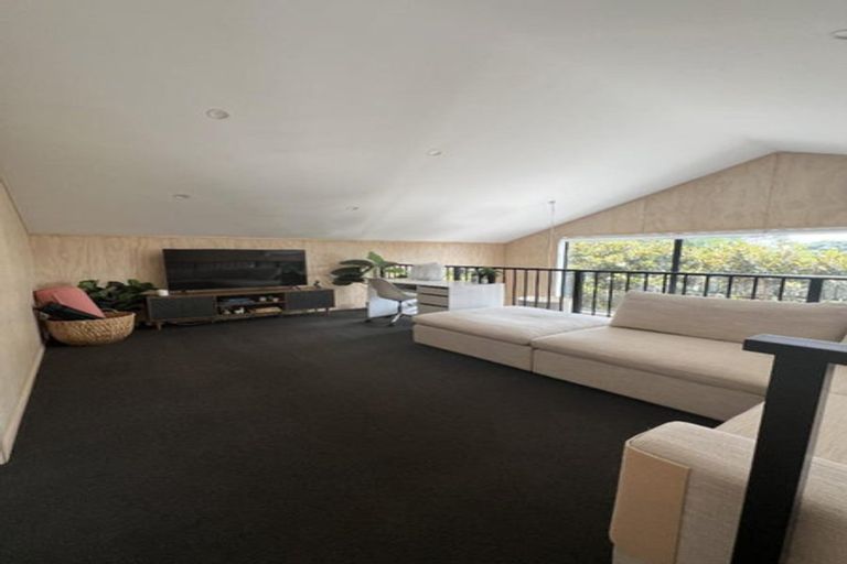 Photo of property in 16 Peace Avenue, Moturoa, New Plymouth, 4310