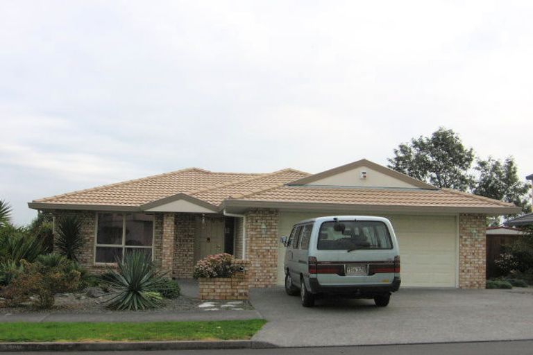 Photo of property in 6 Pelargonium Terrace, Goodwood Heights, Auckland, 2105