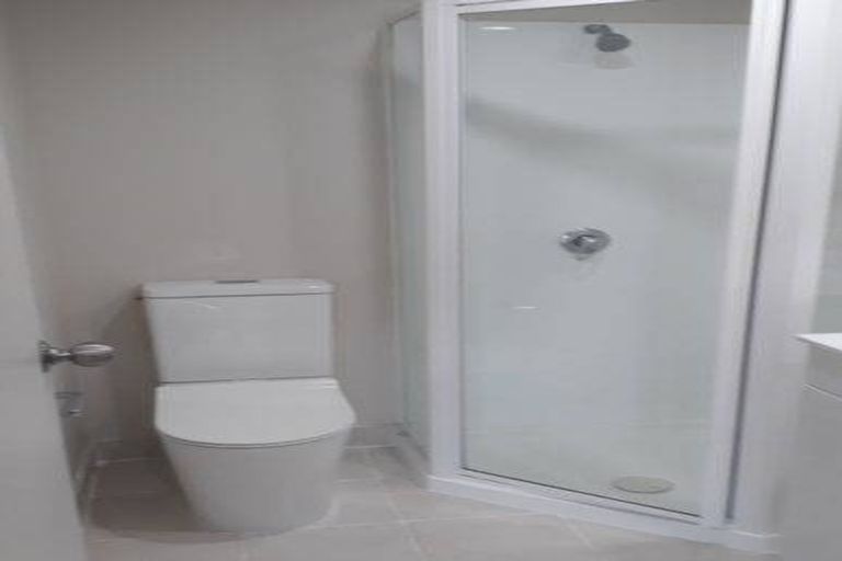 Photo of property in 3r/10 Crown Lynn Place, New Lynn, Auckland, 0600