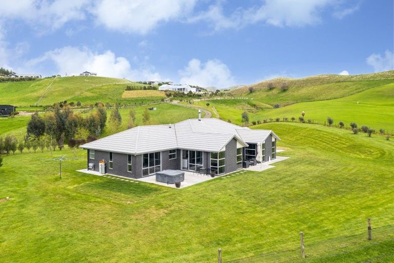 Photo of property in 52 Highlands Drive, Waipawa, 4210
