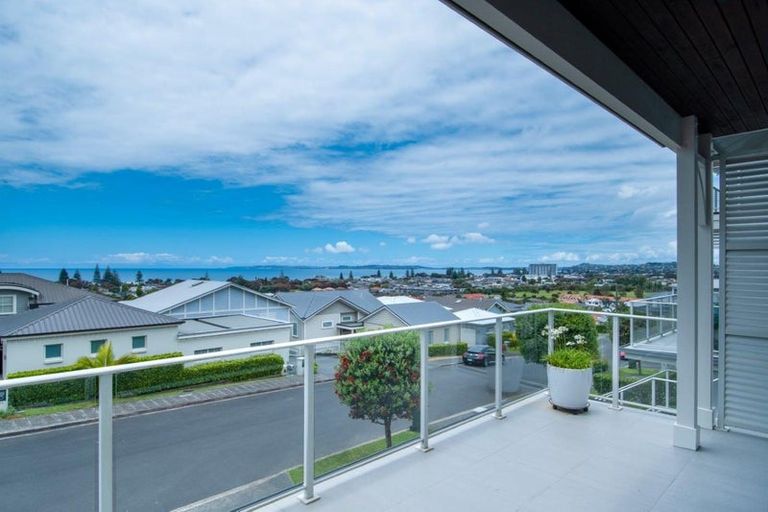 Photo of property in 25 Panorama Heights, Orewa, 0931