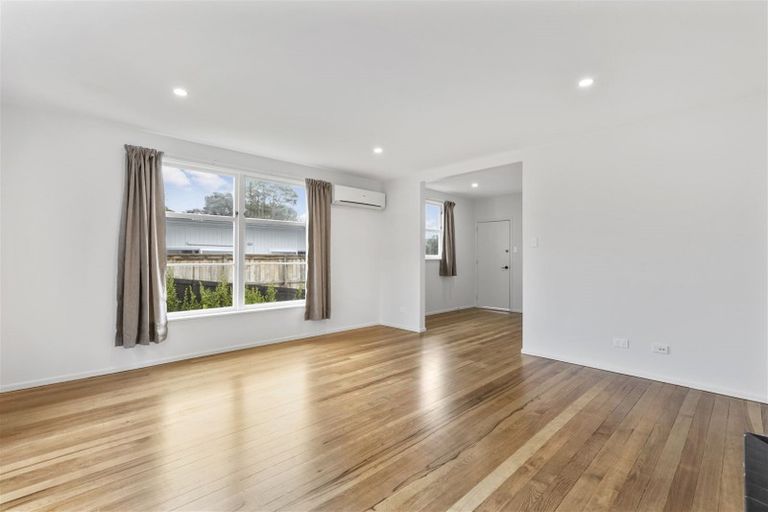 Photo of property in 70b Colwill Road, Massey, Auckland, 0614