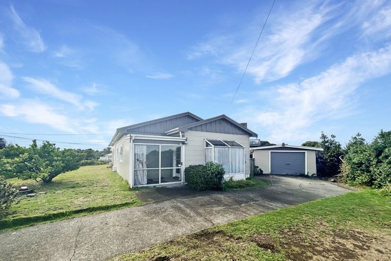 Photo of property in 2 Morgan Street, Castlecliff, Whanganui, 4501