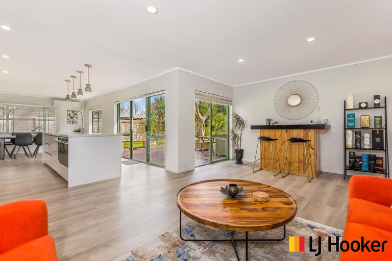 Photo of property in 62 Tington Avenue, Wattle Downs, Auckland, 2103