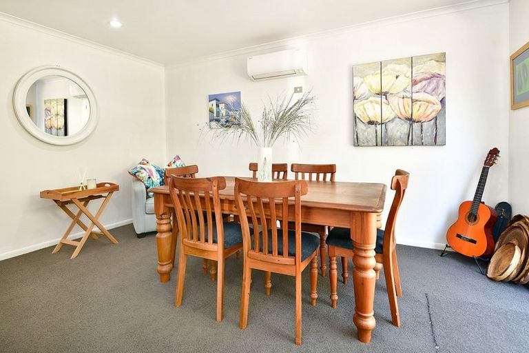 Photo of property in 33 Millennial Way, Orewa, 0931