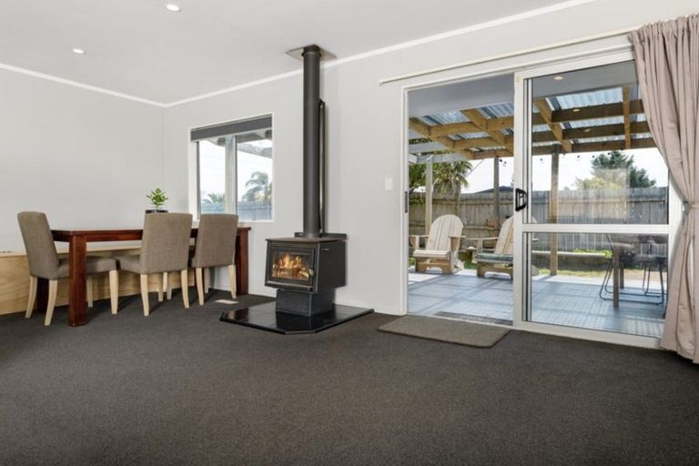 Photo of property in 73 Simpson Road, Papamoa Beach, Papamoa, 3118