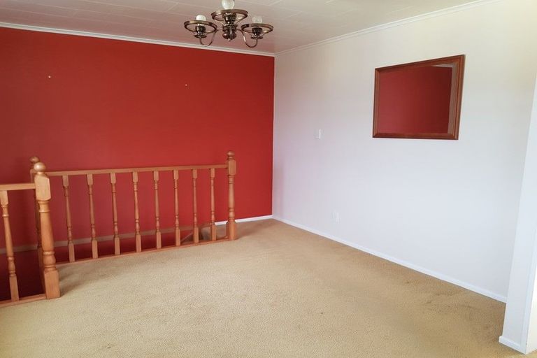 Photo of property in 9 Gloaming Hill, Titahi Bay, Porirua, 5022