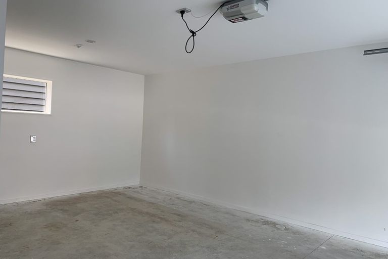 Photo of property in 70 Kerrykeel Drive, Flat Bush, Auckland, 2019