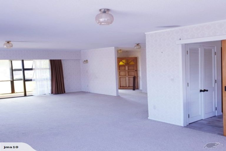 Photo of property in 2/87 Cook Street, Howick, Auckland, 2014