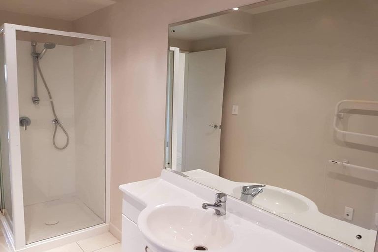 Photo of property in 41 Beulah Avenue, Rothesay Bay, Auckland, 0630