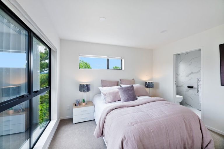 Photo of property in 5/237 Swanson Road, Henderson, Auckland, 0610