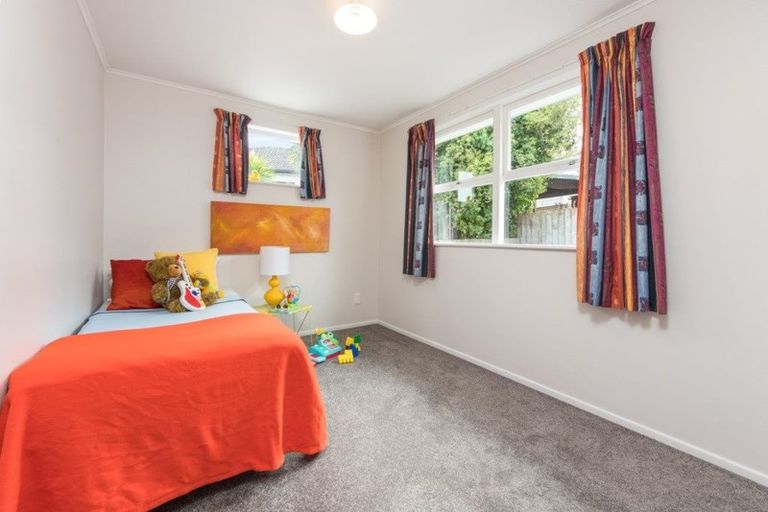 Photo of property in 10 Winifred Avenue, Bayview, Auckland, 0629