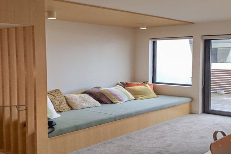 Photo of property in 76 Brougham Street, Mount Victoria, Wellington, 6011