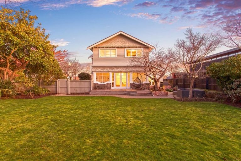 Photo of property in 28 Tui Street, Fendalton, Christchurch, 8041
