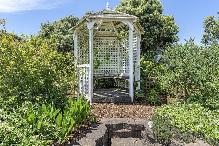 Photo of property in 8 Chatswood Grove, Fitzroy, New Plymouth, 4312