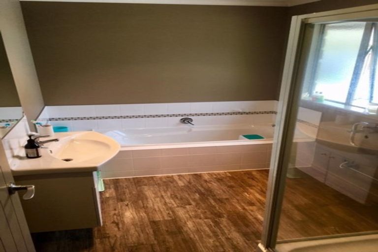 Photo of property in 12a Dover Road, St Andrews, Hamilton, 3200