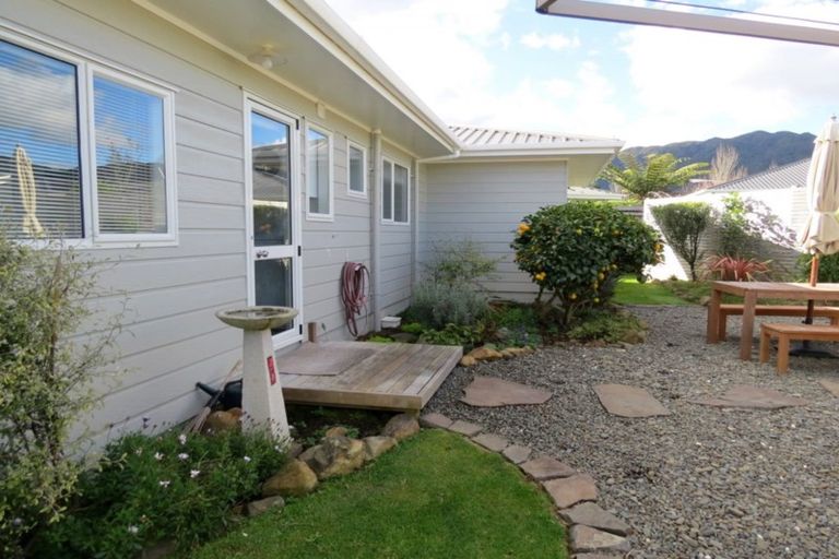 Photo of property in 4 Allman Drive, Coromandel, 3506