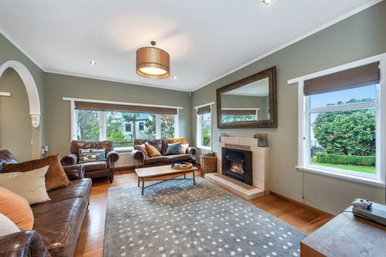 Photo of property in 4 Edgecumbe Street, Whitiora, Hamilton, 3200