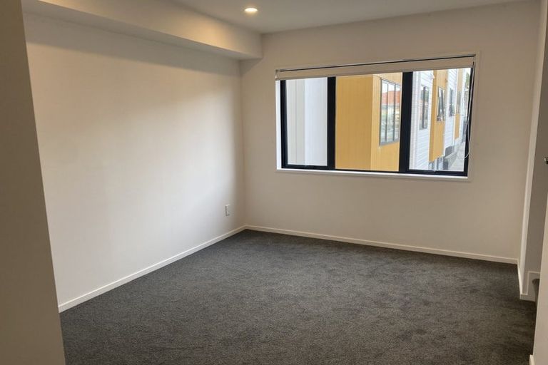 Photo of property in 9/28 Lavelle Road, Henderson, Auckland, 0612