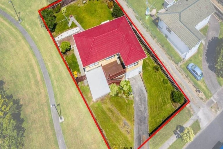 Photo of property in 13 Elvira Place, Ranui, Auckland, 0612