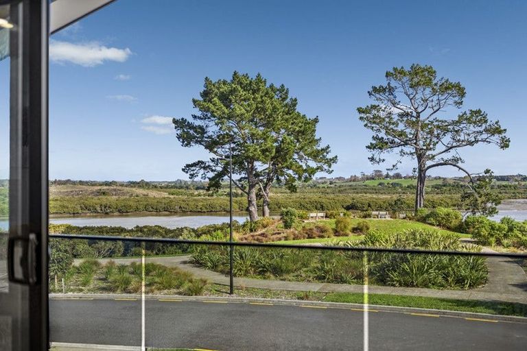 Photo of property in 13 Catalina Avenue, Rosehill, Papakura, 2113