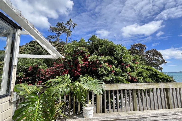 Photo of property in 204 Mellons Bay Road, Mellons Bay, Auckland, 2014