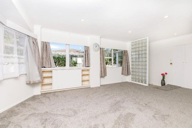 Photo of property in 1/510 East Coast Road, Windsor Park, Auckland, 0630