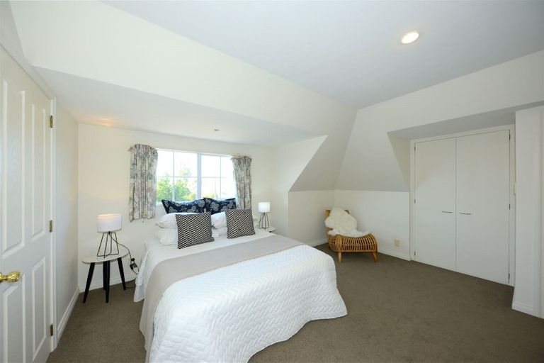 Photo of property in 233 Avonhead Road, Avonhead, Christchurch, 8042