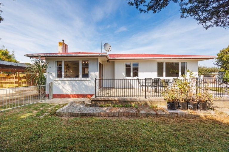 Photo of property in 34 Ruamahanga Crescent, Terrace End, Palmerston North, 4410